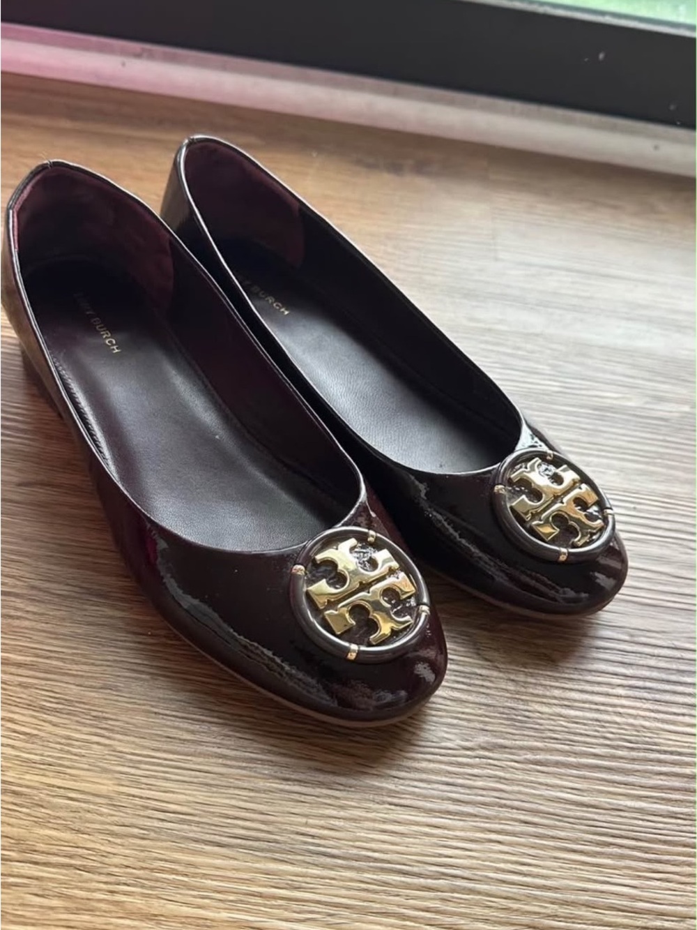 Tory Burch Patent Leather Ballet Flats in Deep Burgundy with Gold Logo